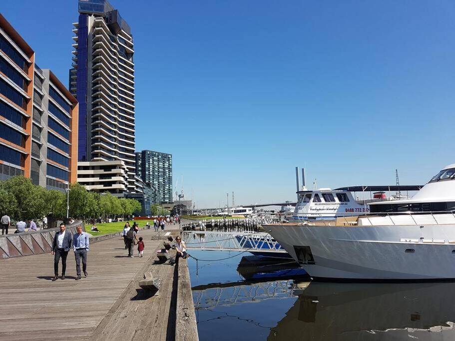Melbourne Docklands Riverside Views エクステリア 写真