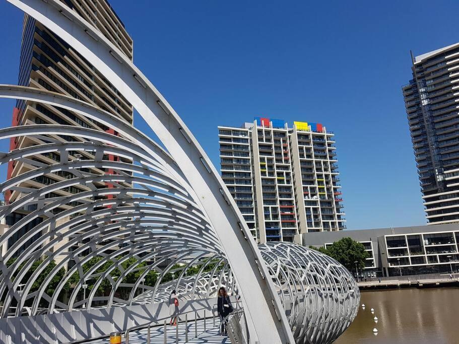 Melbourne Docklands Riverside Views エクステリア 写真