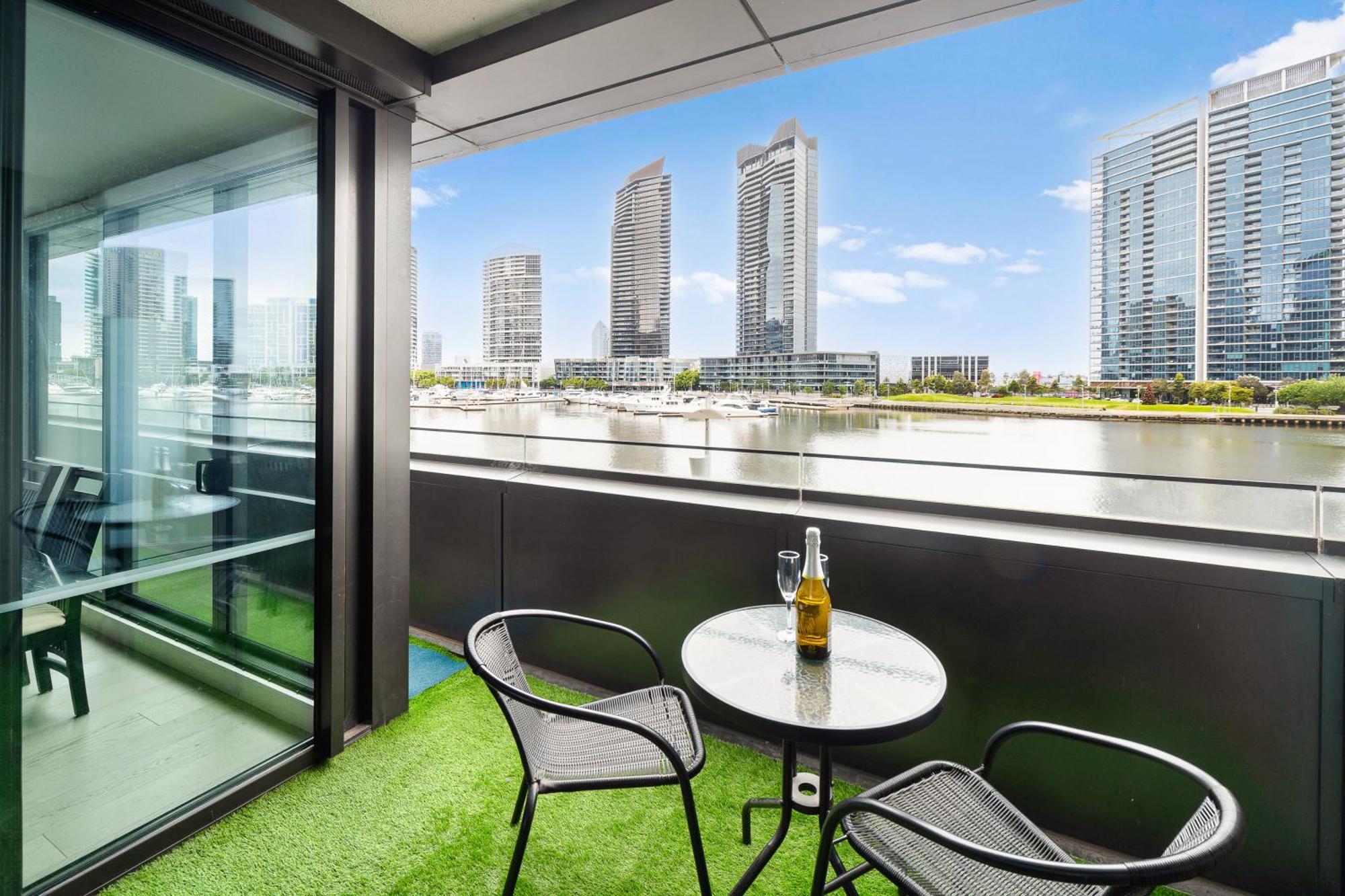Melbourne Docklands Riverside Views エクステリア 写真