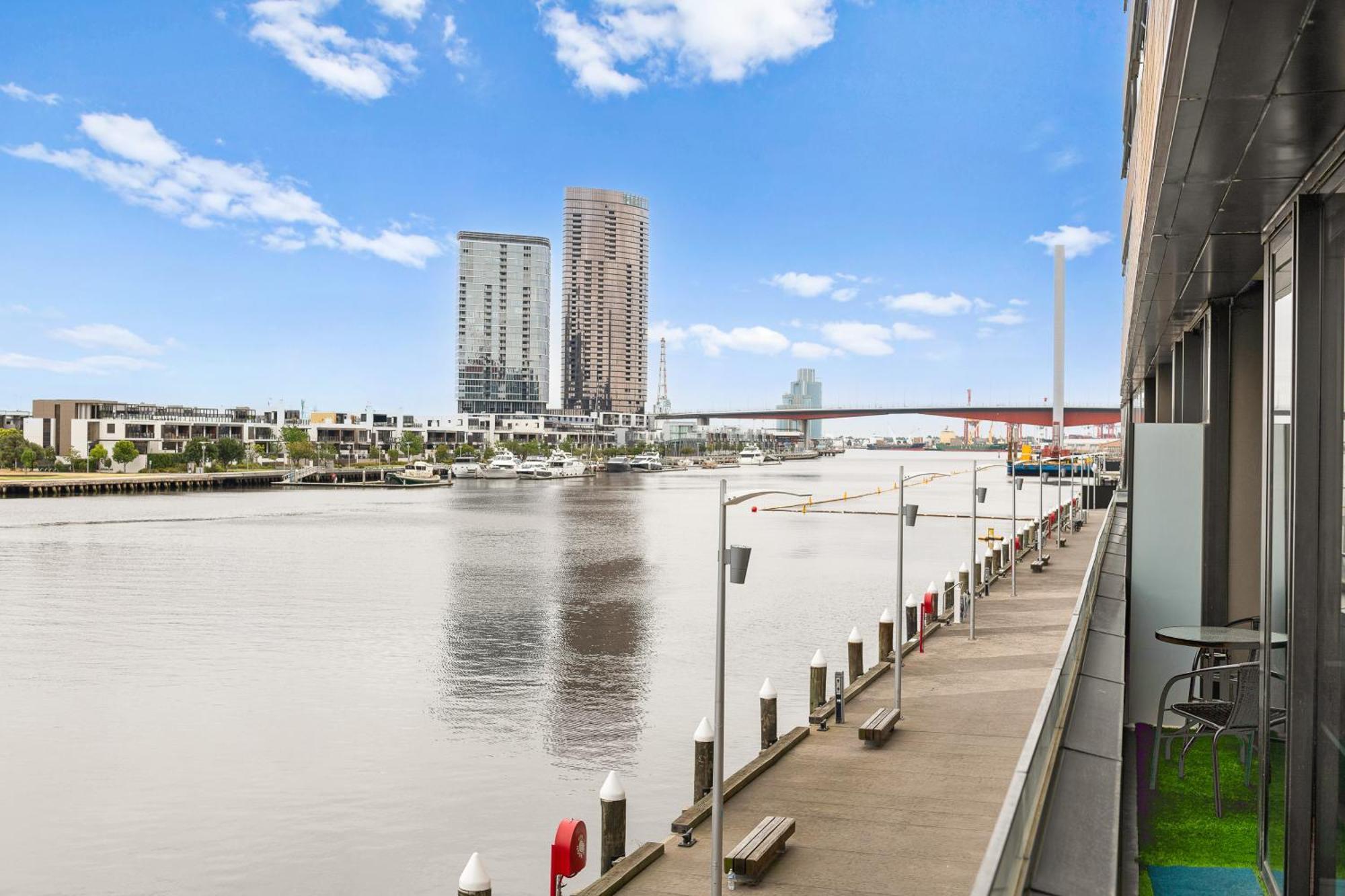 Melbourne Docklands Riverside Views エクステリア 写真